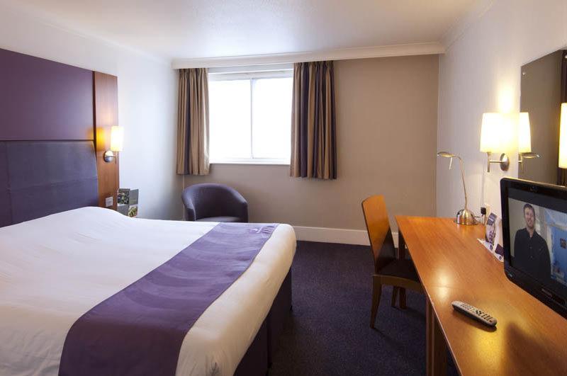 Premier Inn Kilmarnock Ngoại thất bức ảnh